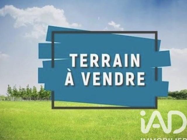 Terrain 700 m²