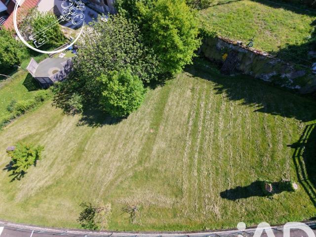 Terrain 700 m²