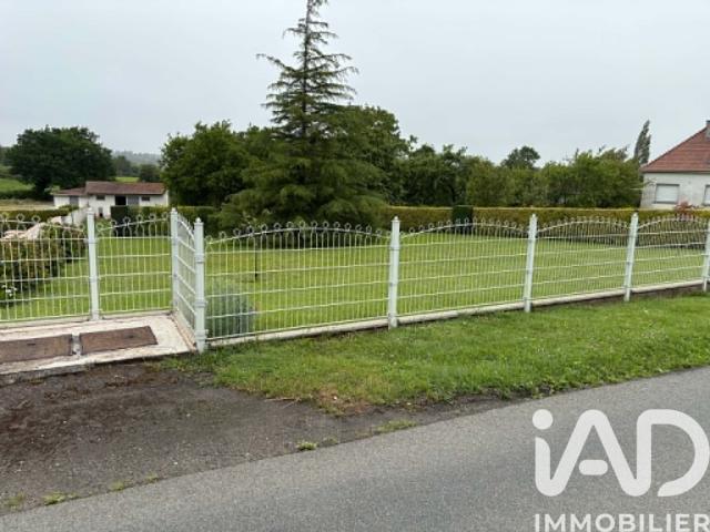 Terrain 700 m²