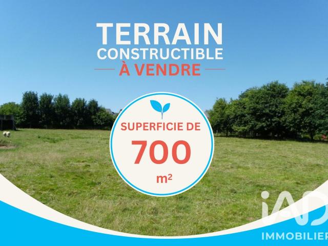 Terrain 700 m²