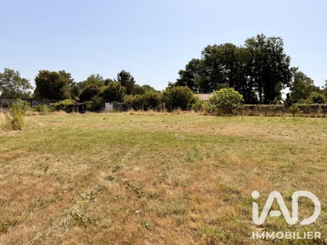 Terrain 700 m²