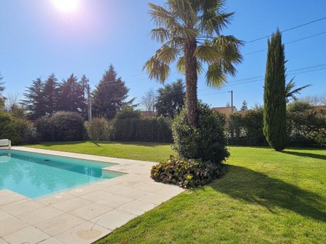 Terrain 700 m²