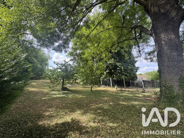 Terrain 700 m²