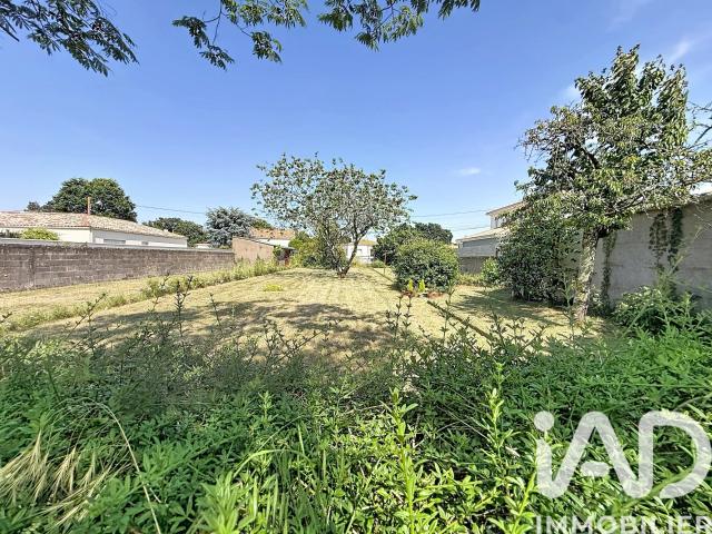 Terrain 701 m²