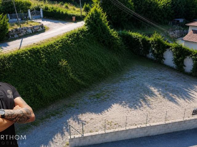 Terrain 708 m2