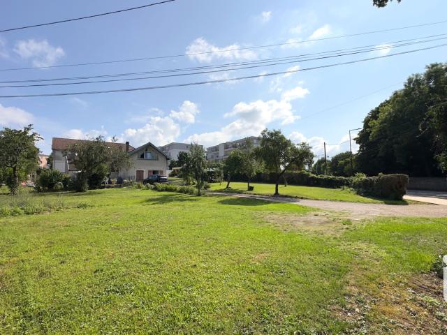 Terrain 710 m²