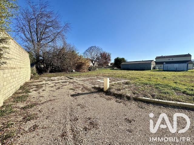 Terrain 725 m²