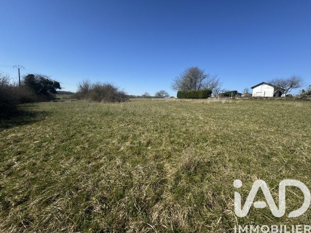 Terrain 7 921 m²