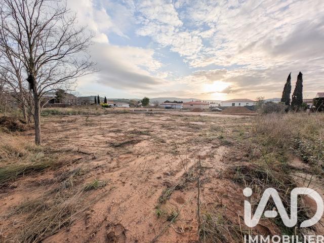 Terrain 843 m²
