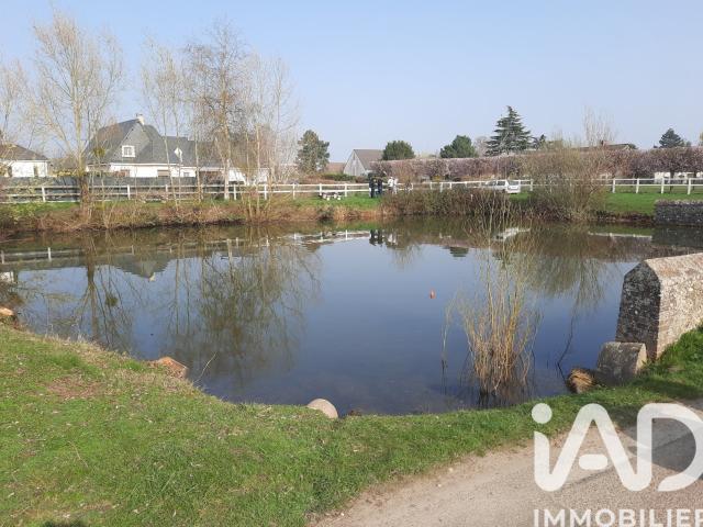 Terrain 844 m²