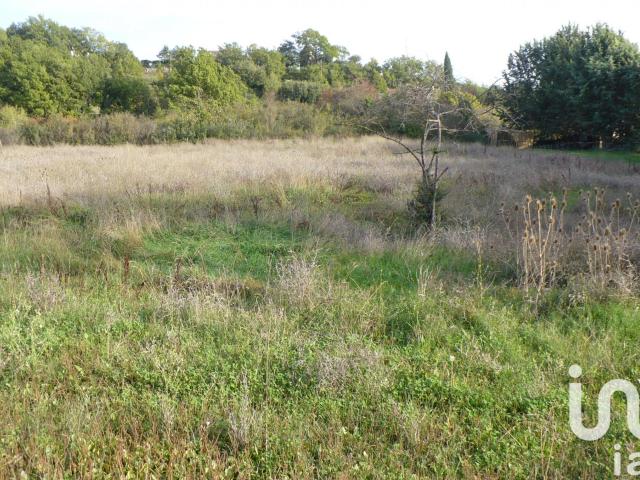 Terrain 851 m²