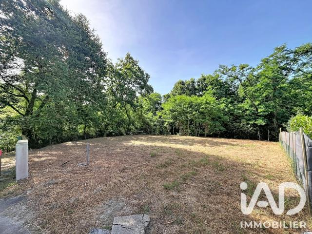 Terrain 866 m²