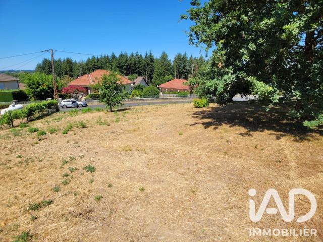 Terrain 869 m²