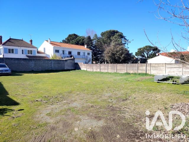 Terrain 880 m²