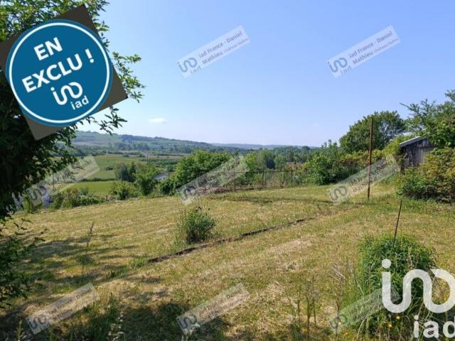 Terrain 884 m²
