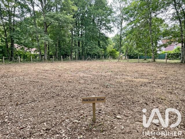 Terrain 893 m²