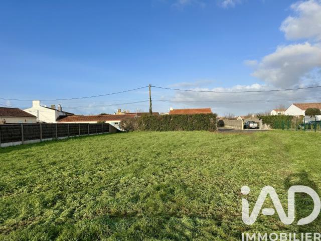 Terrain 890 m²