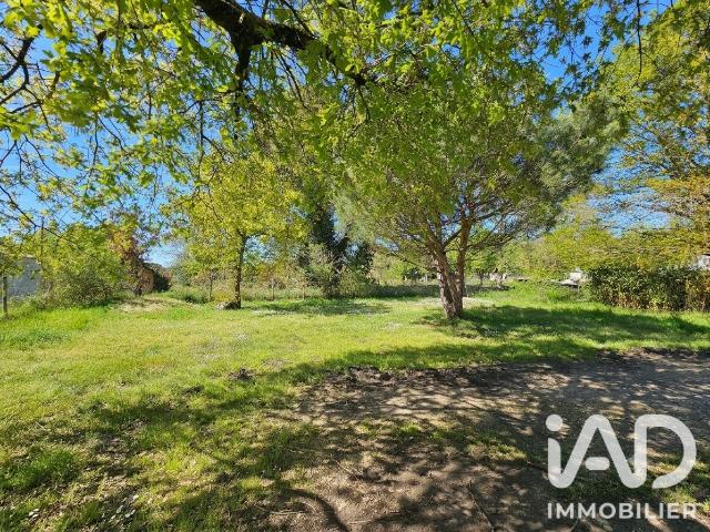 Terrain 891 m²