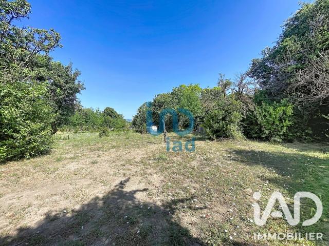 Terrain 897 m²