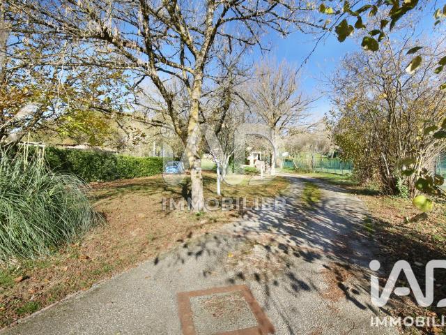 Terrain 800 m²