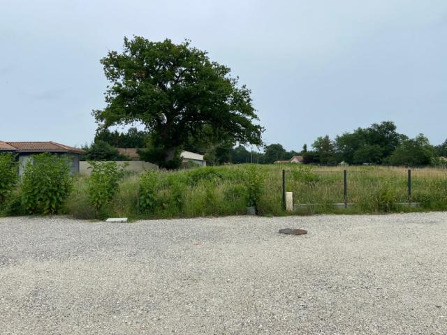 Terrain 825 m2 la brede