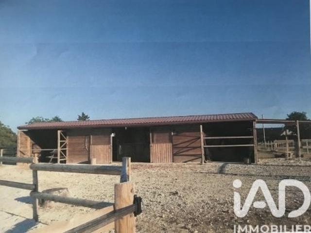 Terrain 8 880 m²