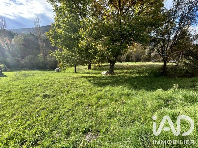 Terrain 954 m²