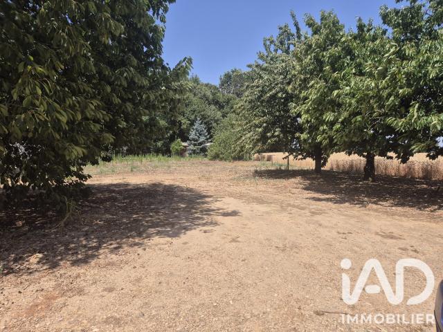 Terrain 910 m²