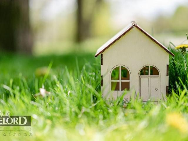 Beau terrain de 217 m²proches commerces et transports