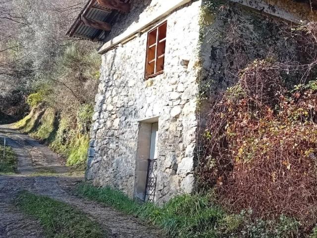 Terrain 9 300 m²