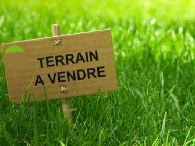 Terrains à bâtir à partir de 360M2 jusqu' à 420M2, bornés et viabilisés en plein bourg