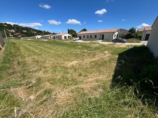 Terrains à bâtir 560 m2 LIBRE CONSTRUCTEUR