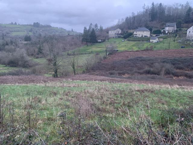 Terrain 1049 m2 Dampniat
