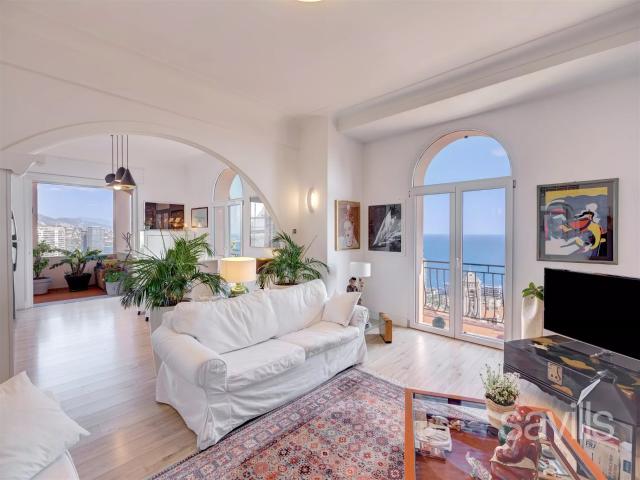 Terrasse avec une vue panoramique sur Monaco 90m² Beausoleil