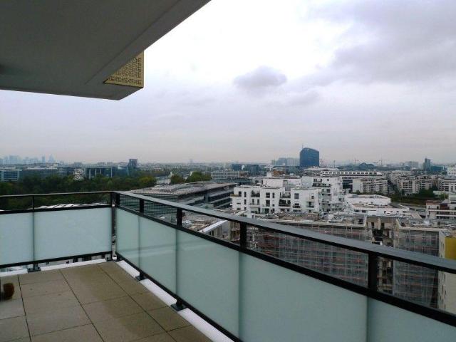 Terrasse avec vue panoramique sur Paris