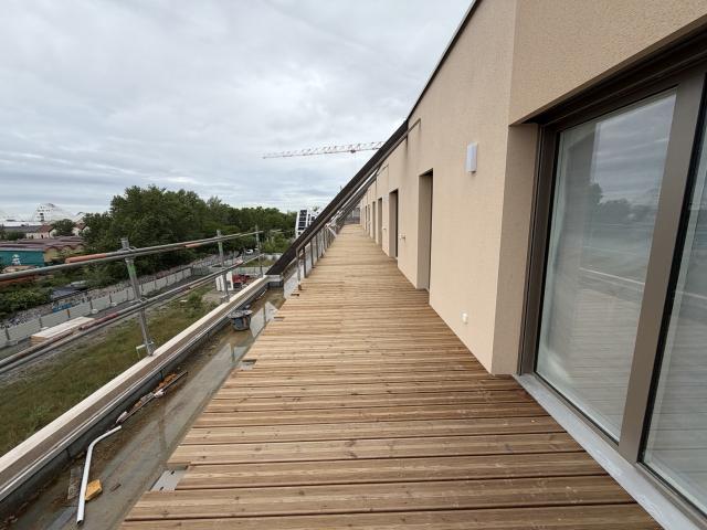 Terrasse Parking Notaire offerts!