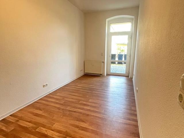 Terrasse! Sanierte 2 Raum Wohnung nahe dem Bahnhof