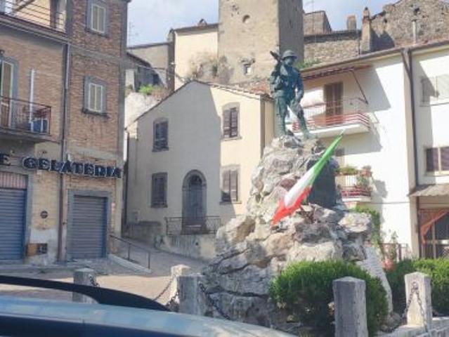 TERRATETTO A SIPICCIANO IN POSIZIONE PRIVILEGIATA