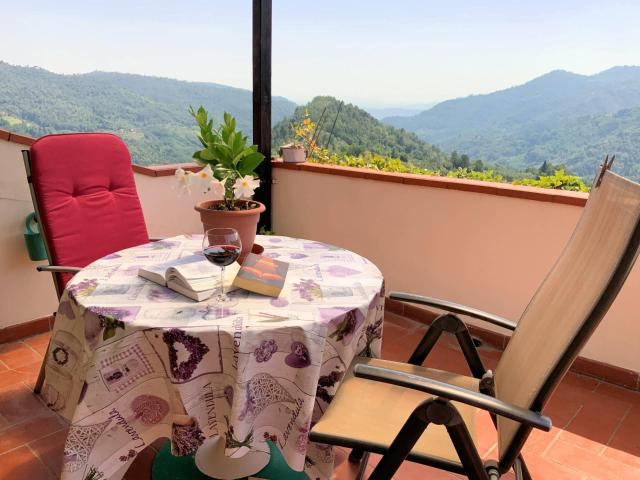 Terratetto con terrazza panoramica in vendita a Pescia 148m² Pescia