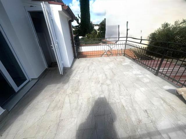 TERRATETTO di 4 vani e di 90 mq FIRENZE rif. L1380
