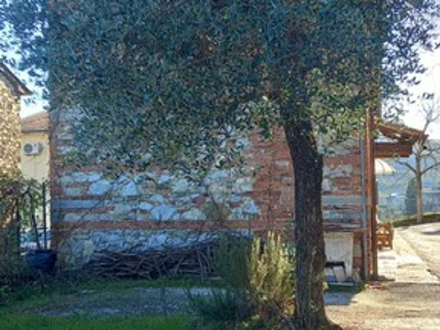 TERRATETTO in VENDITA a CARMIGNANO SEANO di 4 vani