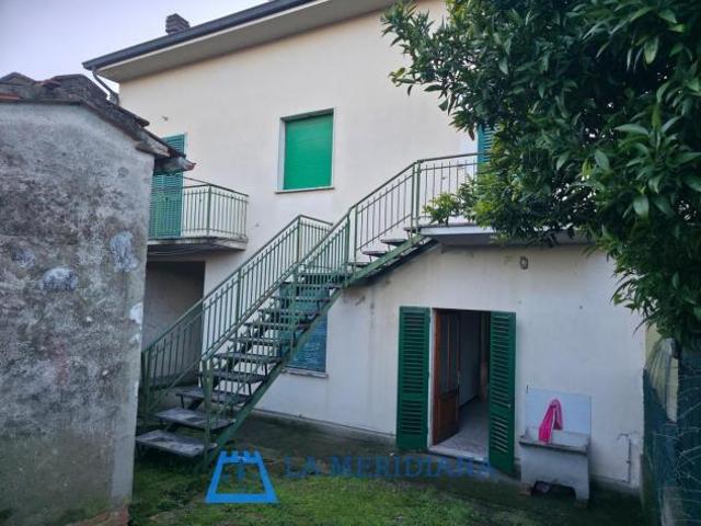 Terratetto in vendita a Castelmartini Larciano 245 mq Rif: 1409961