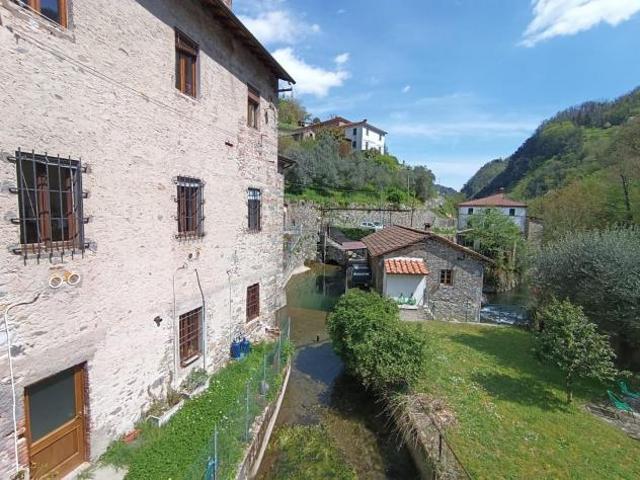 Terratetto in vendita a Fabbriche di Vallico Fabbriche di Vergemoli 115 mq Rif: trf 100g