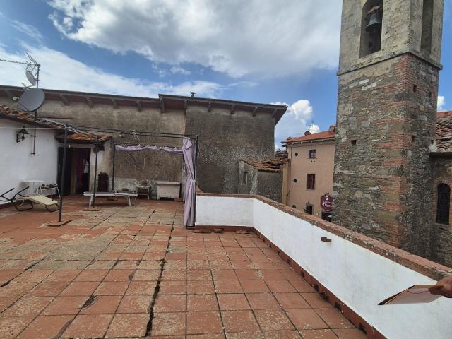 TERRATETTO in VENDITA a GAIOLE IN CHIANTI NUSENNA di 17 vani