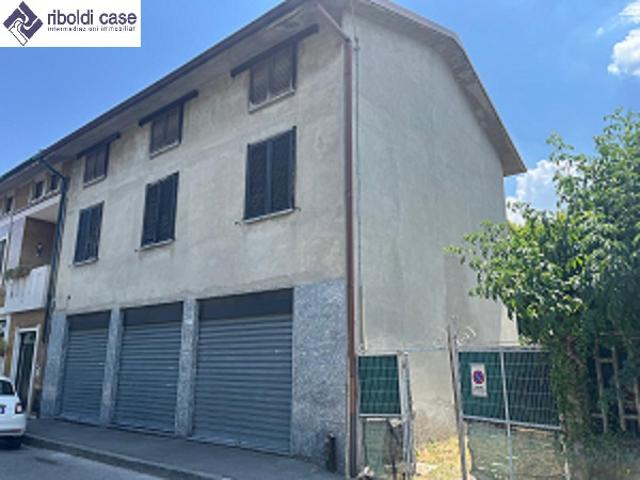 TERRATETTO in VENDITA a GIUSSANO di 10 vani
