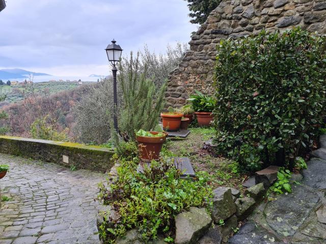 TERRATETTO in VENDITA a PESCIA collodi di 3 vani