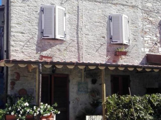Terratetto in vendita a Pietrasanta