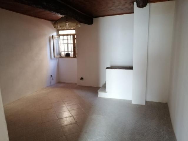TERRATETTO in VENDITA a PRATO SEMI CENTRO di 4 vani