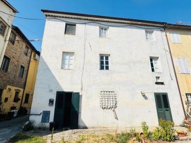 Terratetto in vendita a San Lorenzo a Vaccoli Lucca 150 mq Rif: 1427846