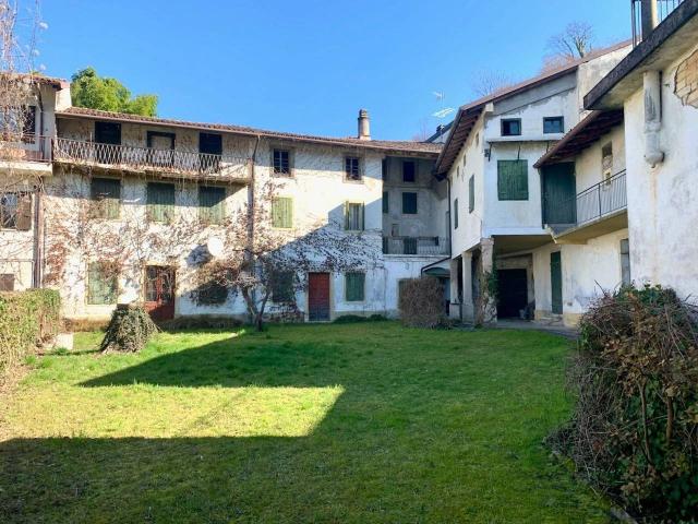 Terratetto plurifamiliare in vendita a Castelnovo Del Friuli